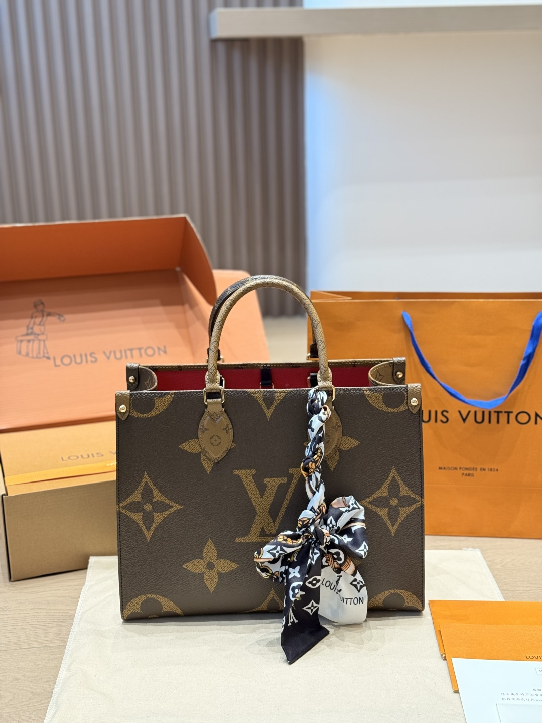 LV Luxury Monogram Handbag Cowhide Leather